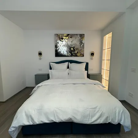 Central Suite-2